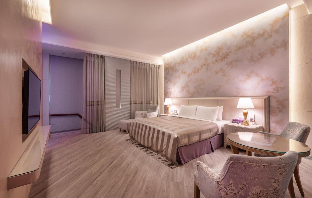 Purple Garden Motel Kaohsiung Exterior photo